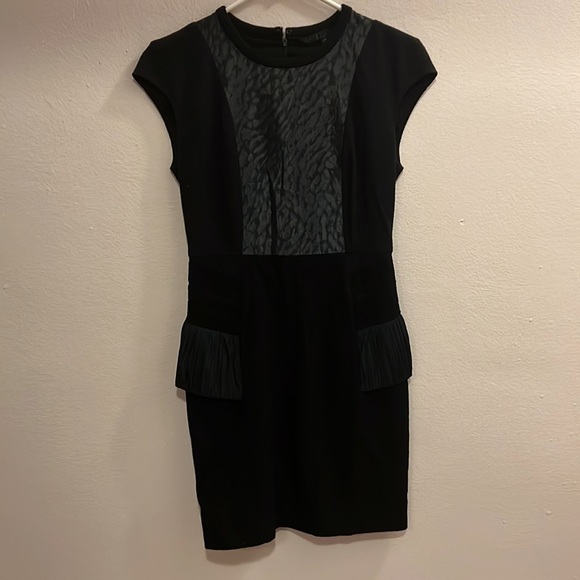 Eryn Brinie navy blue sz 0 flattering cute dress with subtle animal print - Picture 1 of 7